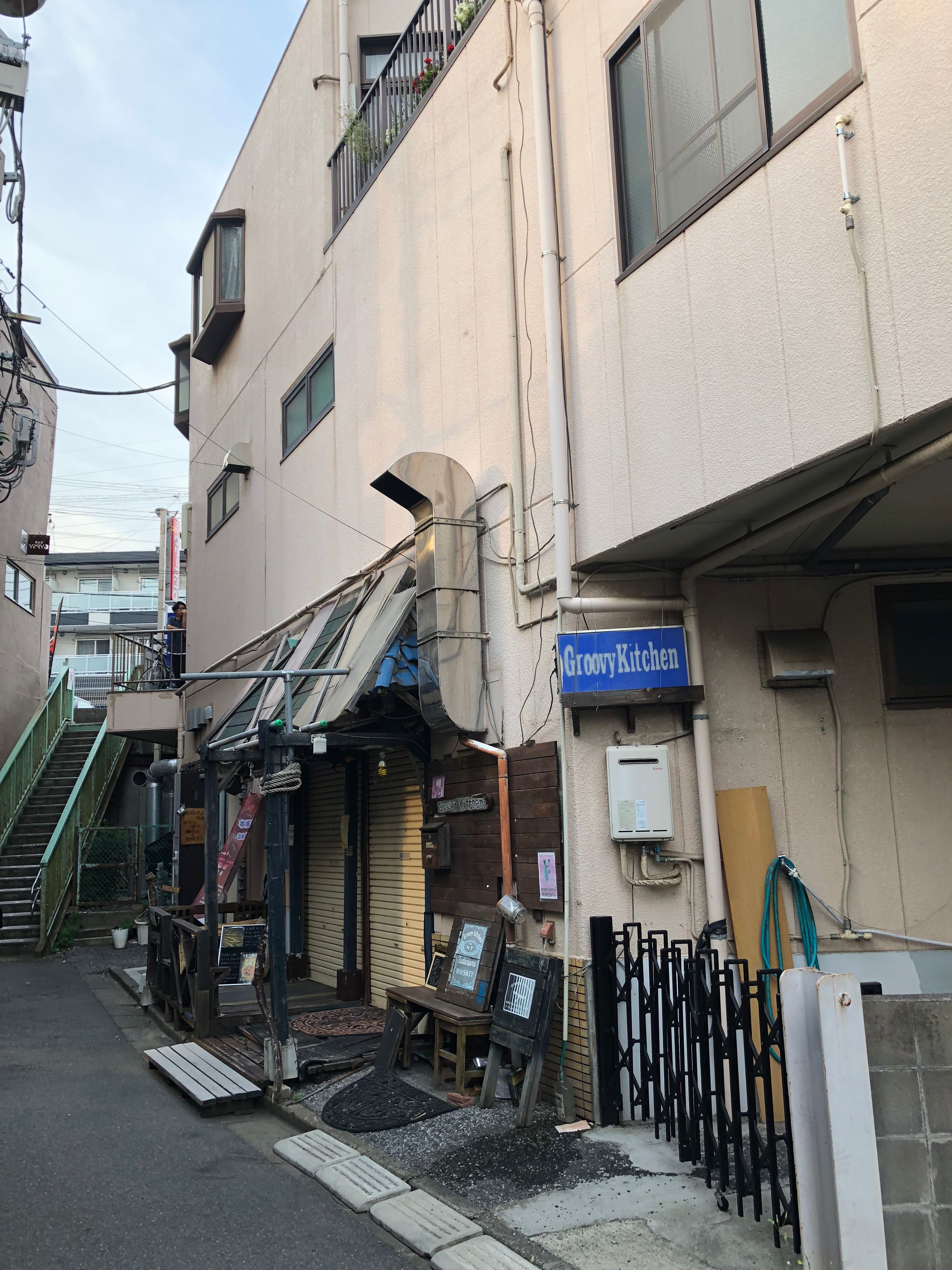 津田沼ビル登記上の1階がこの面になります。